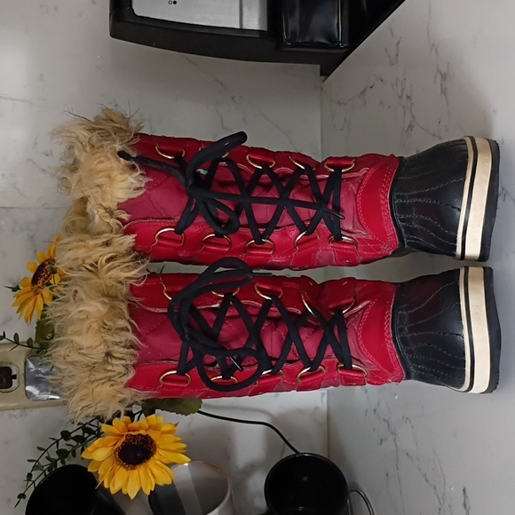 Sorel Red and Black Winter Boots - Picture 2 of 8